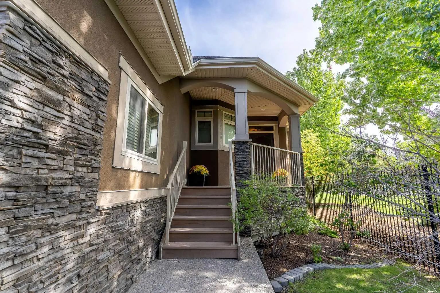 123 West Grove Rise Southwest, Calgary – Residential Detached Listing Photo 2