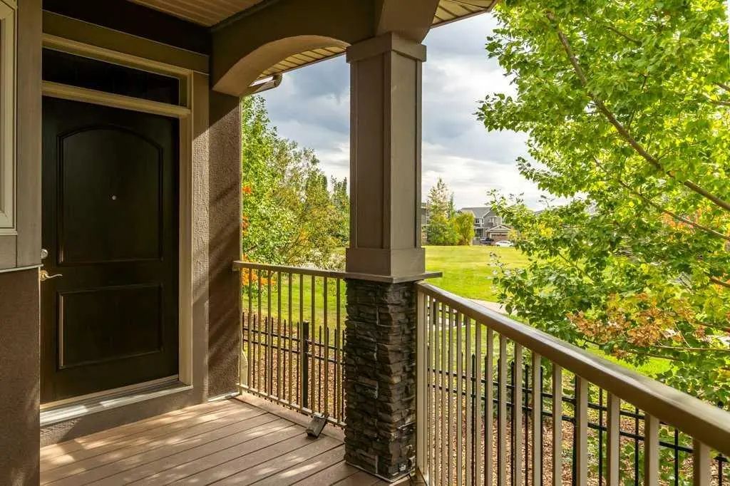 123 West Grove Rise Southwest, Calgary – Residential Detached Listing Photo 4