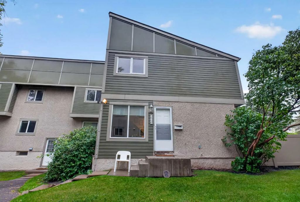 442 406 Blackthorn Road Ne, Calgary