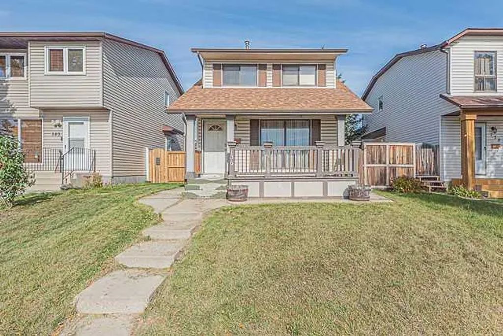 136 Castleridge Drive Ne, Calgary