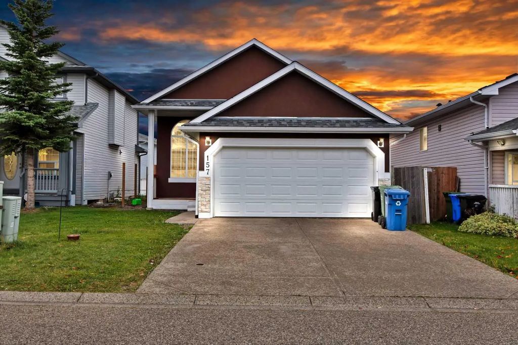 157 Saratoga Close Ne, Calgary