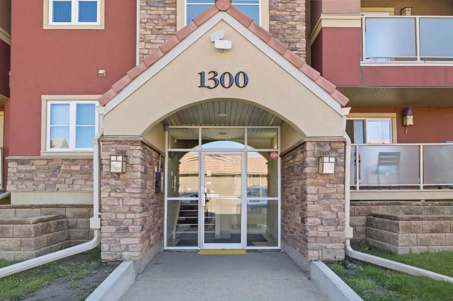 Calgary Home for Sale: Residential Listing in Edgemont