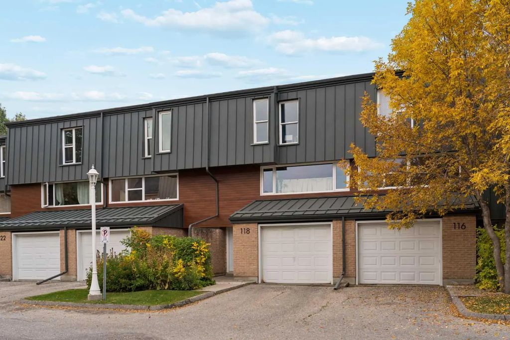 118 Brae Glen Lane Sw, Calgary