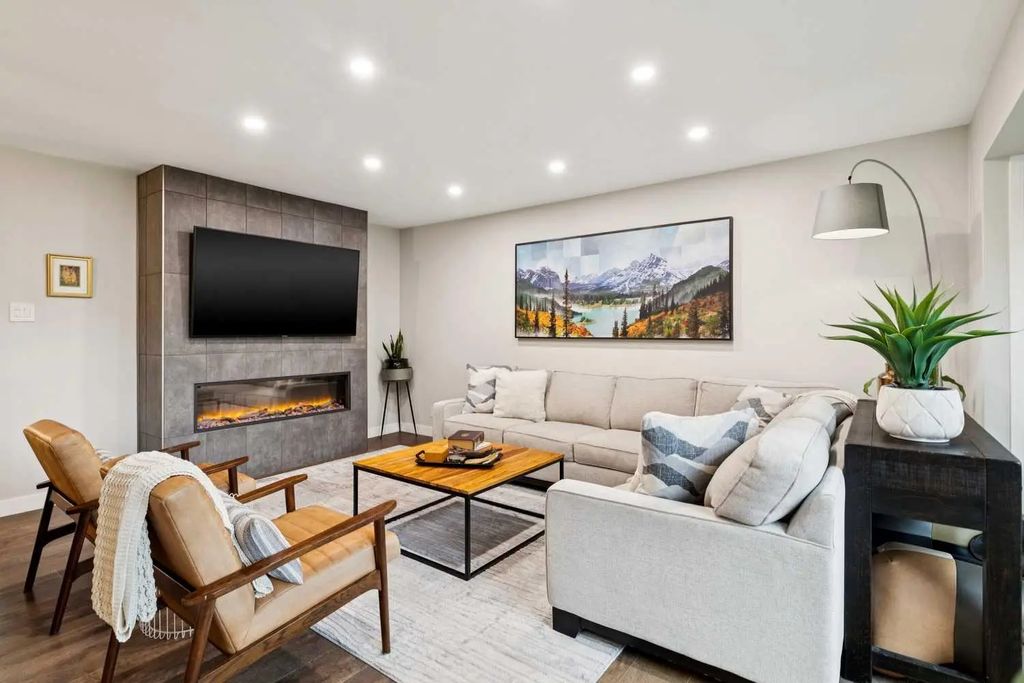 5327 17 Avenue Sw, Calgary