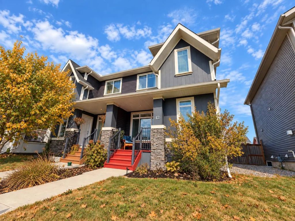 12 Fireside Bend , Cochrane