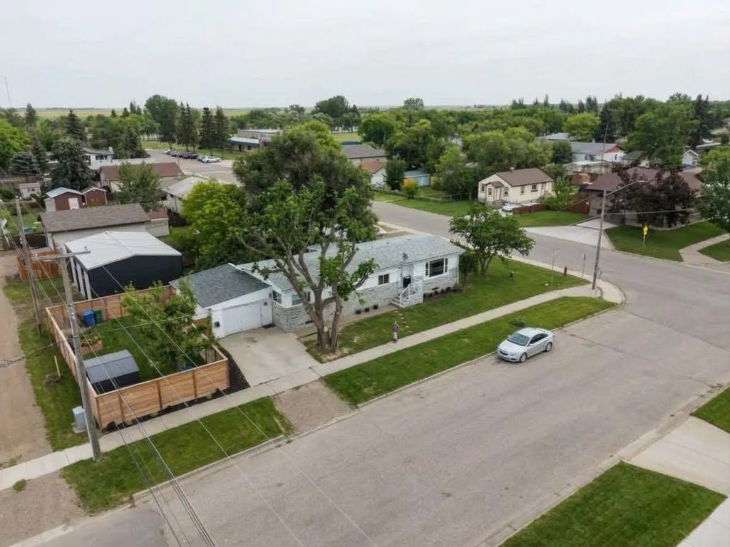 5203 42 Avenue , Taber