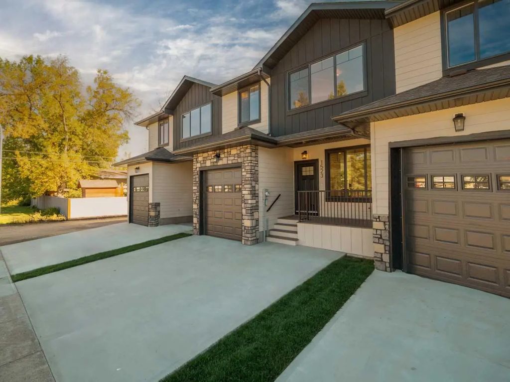 1525 17 Street S, Lethbridge