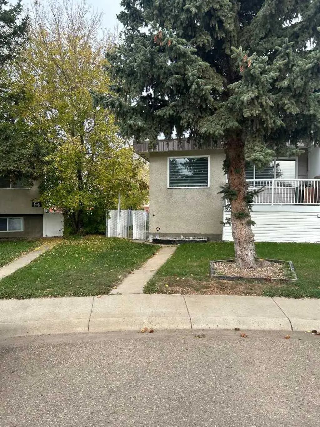 52 Westbrook Crescent W, Brooks