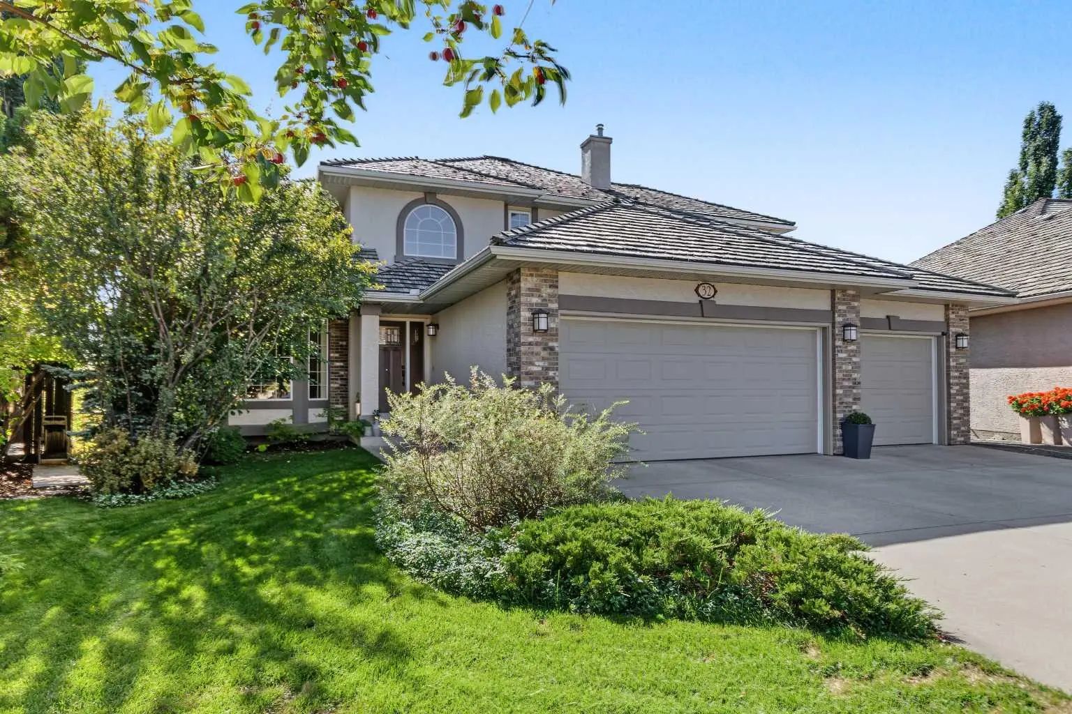 32 Mt Kidd Point Southeast, Calgary – Residential Detached Listing Photo 2