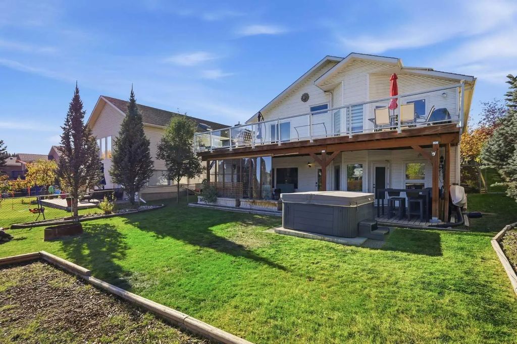 5 Riverview Court , Cochrane