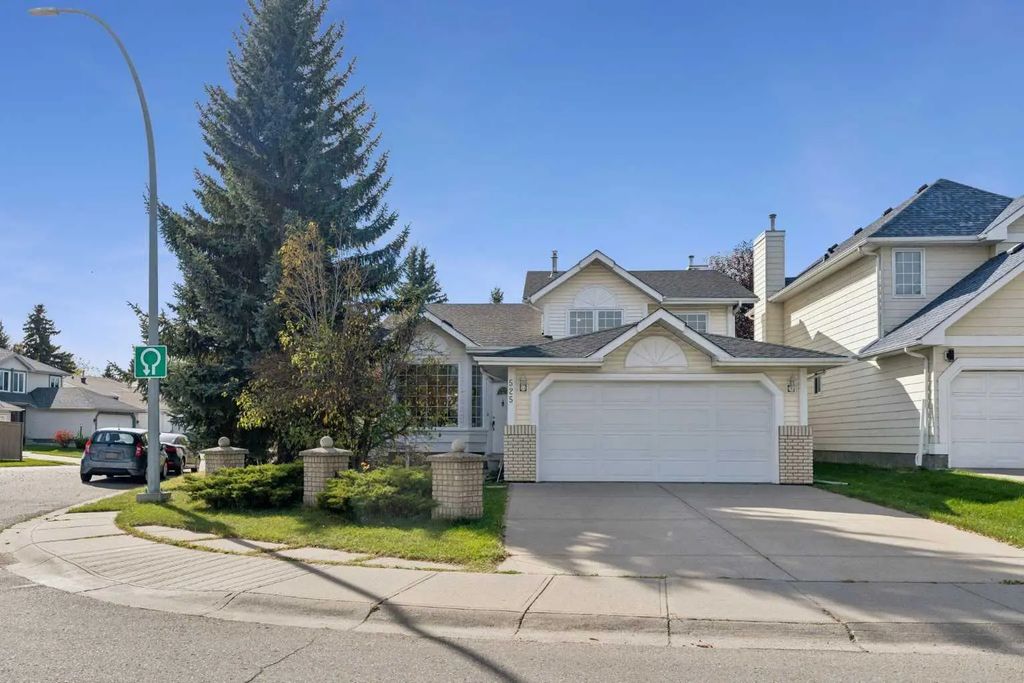 525 Shawinigan Drive Sw, Calgary