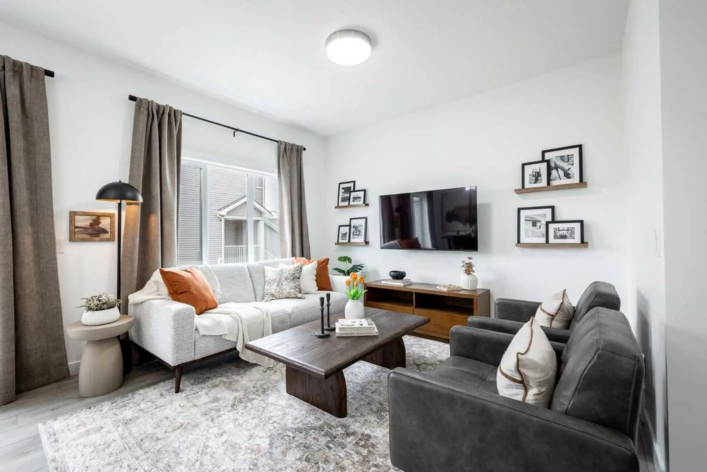 304 Heritage Boulevard , Cochrane
