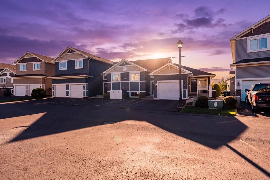 2 209 Lettice Perry Road N, Lethbridge