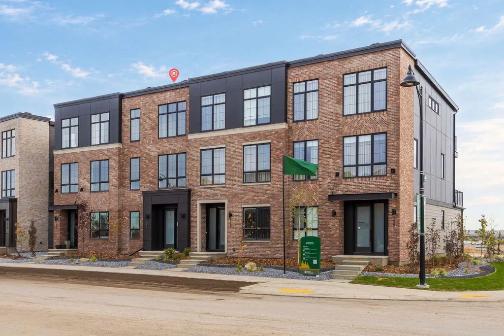124 Greenwich Drive Nw, Calgary