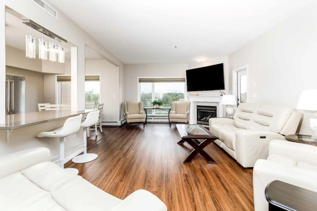 302 5590 45 Street , Red Deer