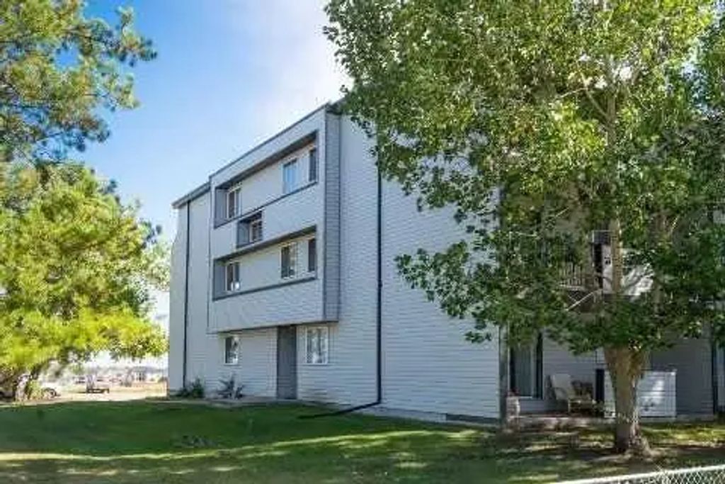 304 9903 97 Street , Wembley
