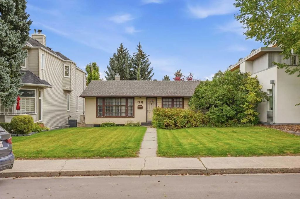 2235 31 Avenue Sw, Calgary