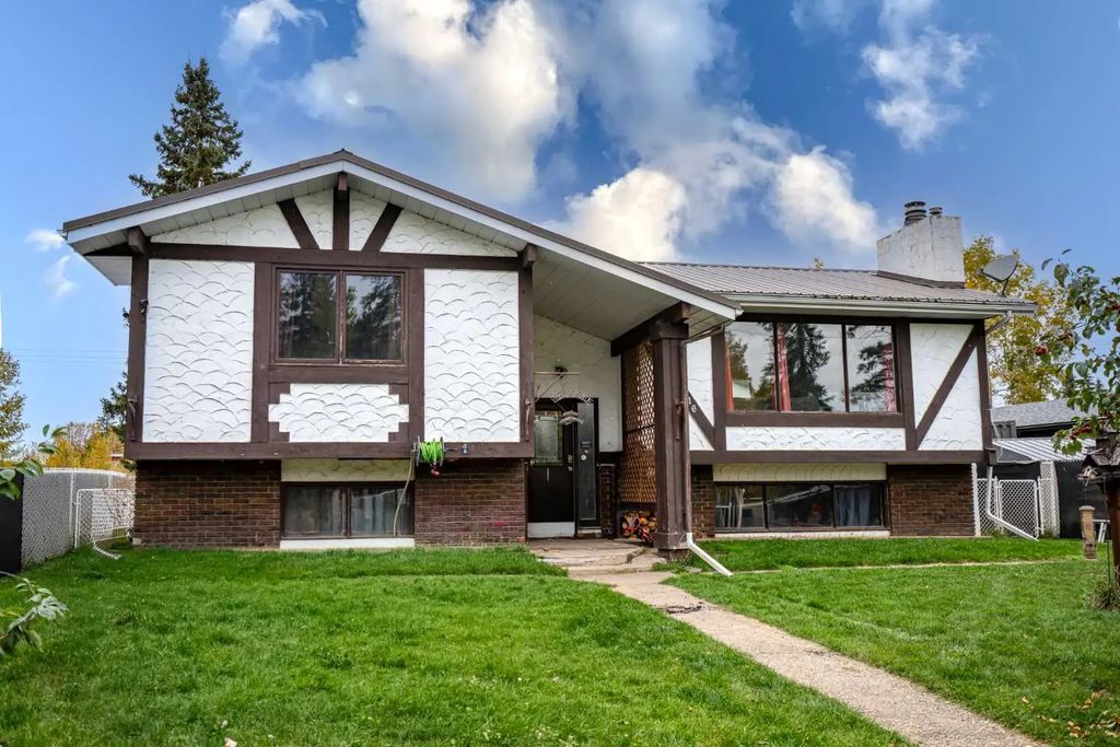 4716 49 Street , Caroline
