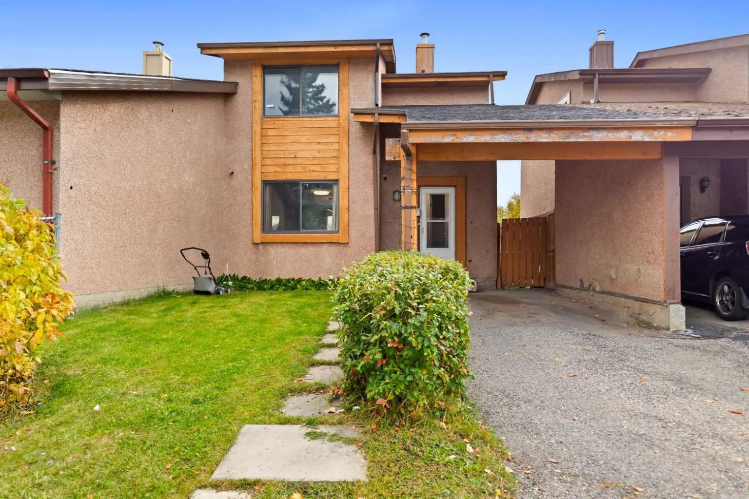 40 Pinecliff Close Northeast, Calgary – Residential Semi Detached (Half Duplex) Listing Photo 5
