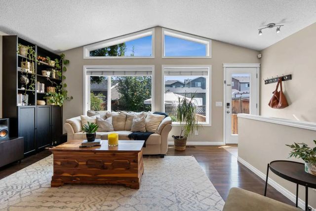 38 Auburn Bay Gardens Se, Calgary