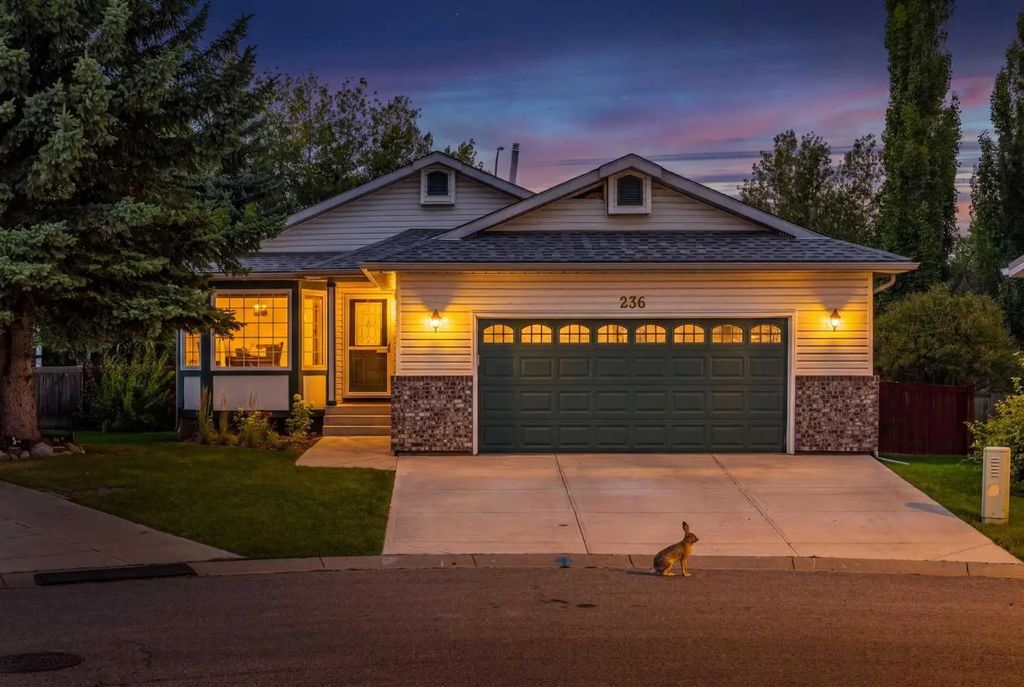 236 Edgebrook Gardens Nw, Calgary