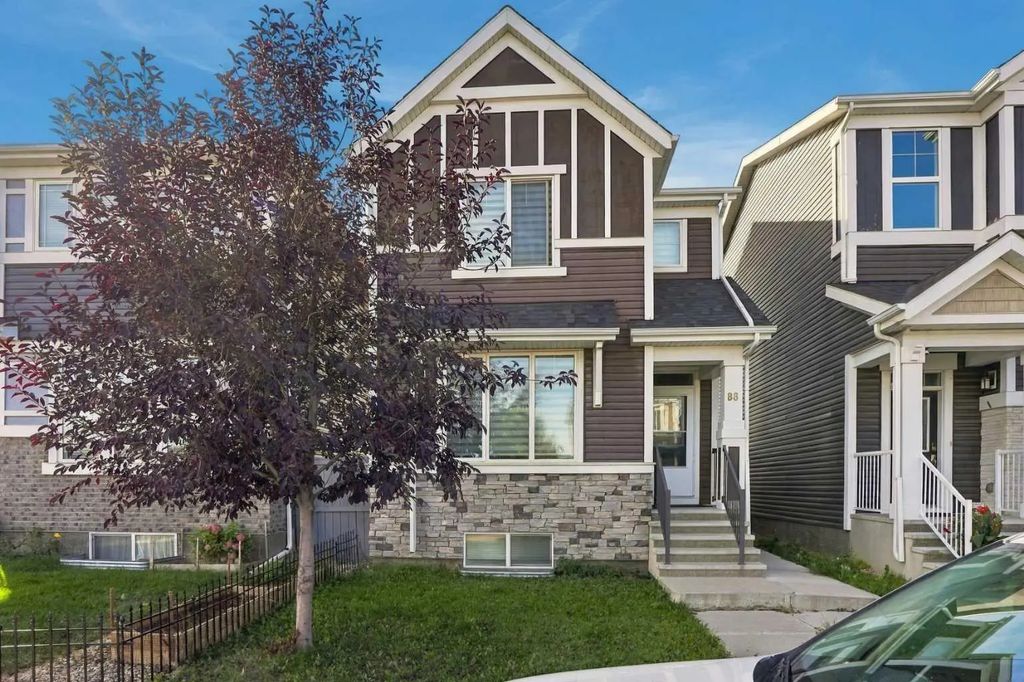 88 Red Embers Crescent Ne, Calgary
