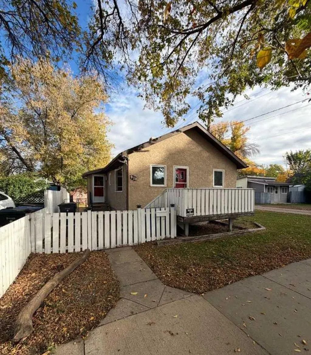 920 Yuill Street Se, Medicine Hat