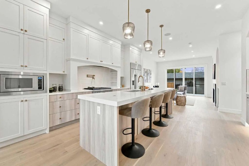 2300 6 Street Ne, Calgary