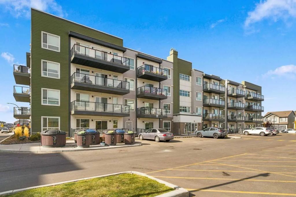 1101 33 Carringham Gate Nw, Calgary