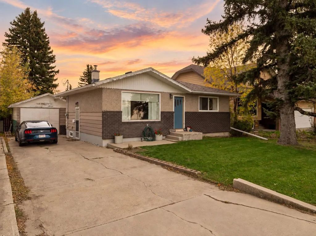 2219 14 Street , Coaldale