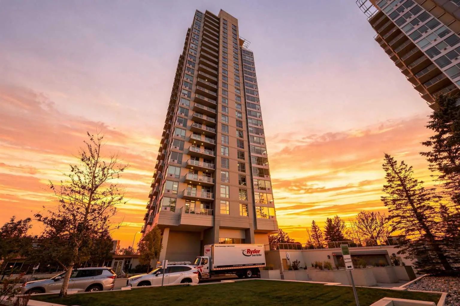 Home for Sale Located at 1003 77 Spruce Place Southwest, Calgary, Alberta
