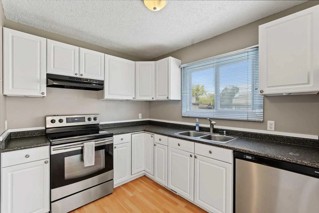 1215 137 Avenue Se, Calgary