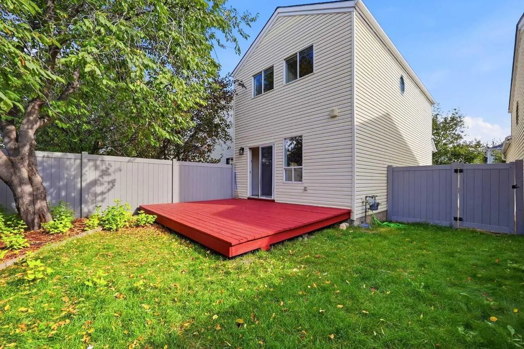 11 Coventry Lane Ne, Calgary