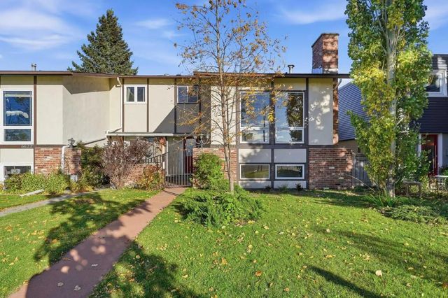 6624 37 Street Sw, Calgary
