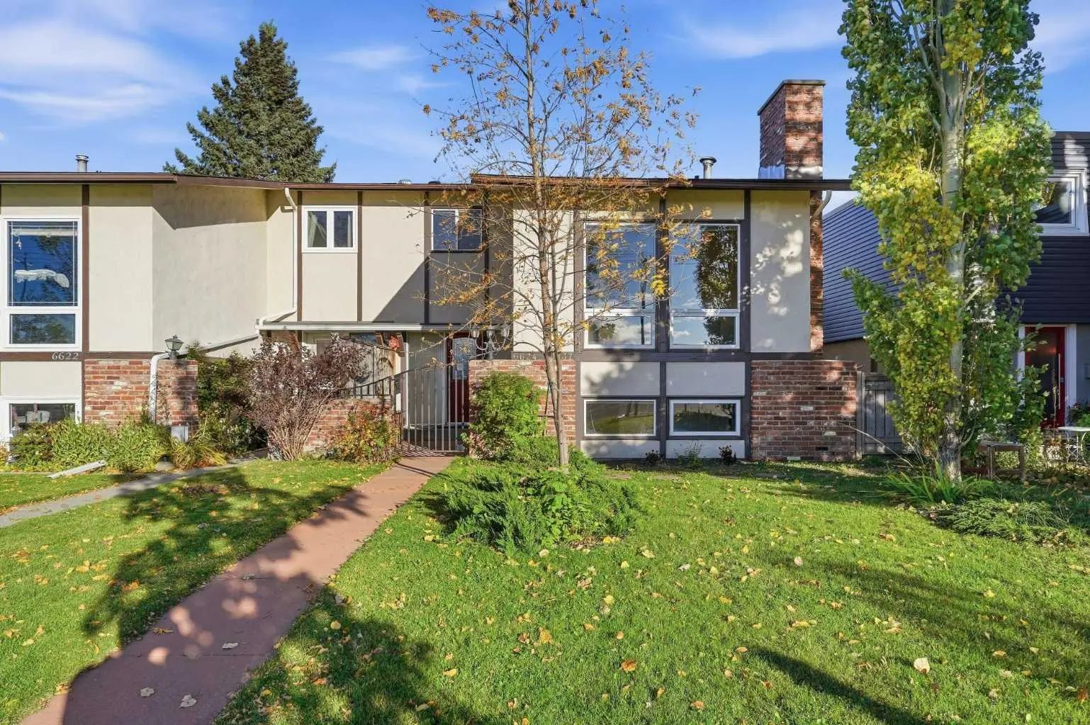 Lakeview Real Estate Listing, Calgary, Alberta T3E 5M9