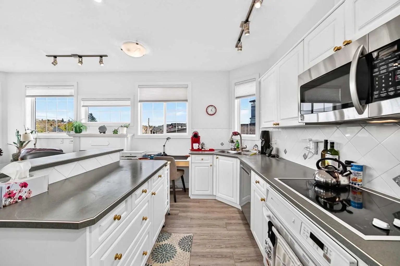 305 3412 Parkdale Boulevard Northwest, Calgary – Residential Apartment Listing Photo 16