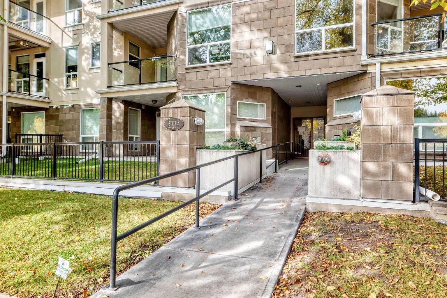305 3412 Parkdale Boulevard Northwest, Calgary – Residential Apartment Listing Photo 3
