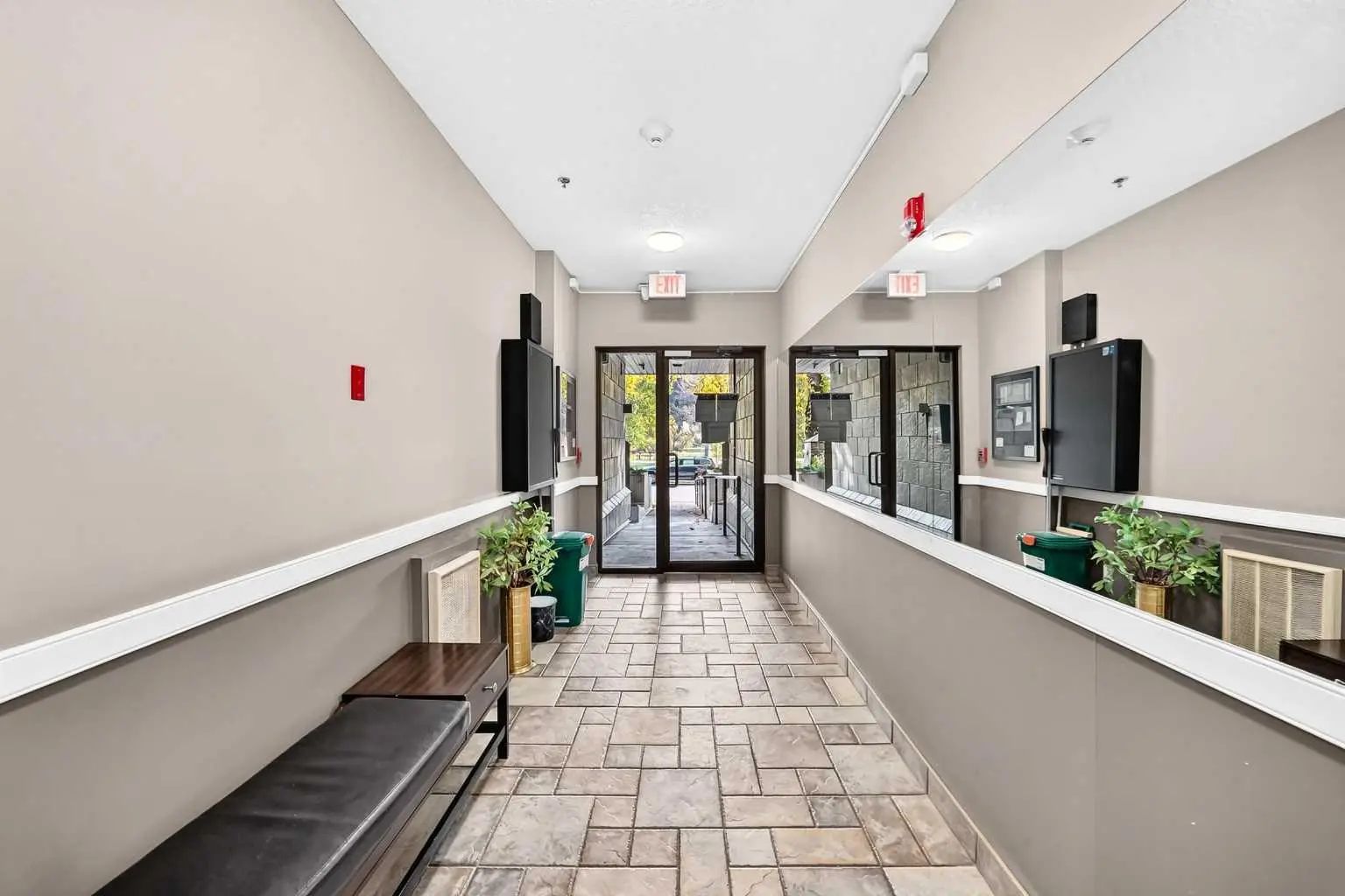 305 3412 Parkdale Boulevard Northwest, Calgary – Residential Apartment Listing Photo 5
