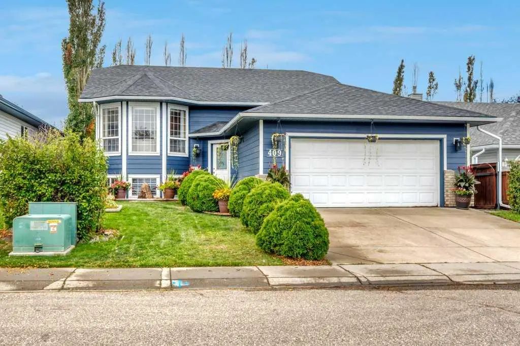 409 Strathford Bay , Strathmore