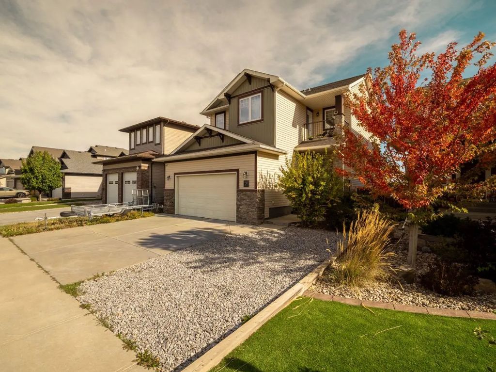 1569 Coalbanks Boulevard W, Lethbridge