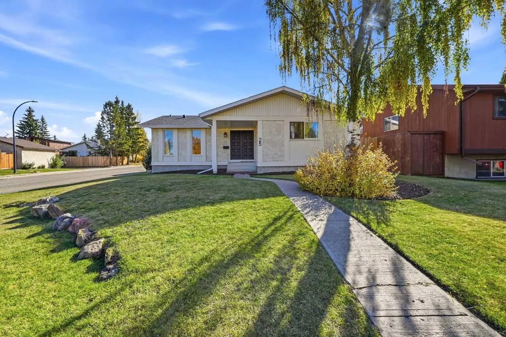 25 Clark Crescent , Red Deer