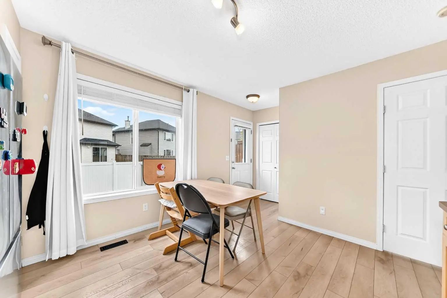 48 Royal Birch Villas Northwest, Calgary – Residential Row/Townhouse Listing Photo 10