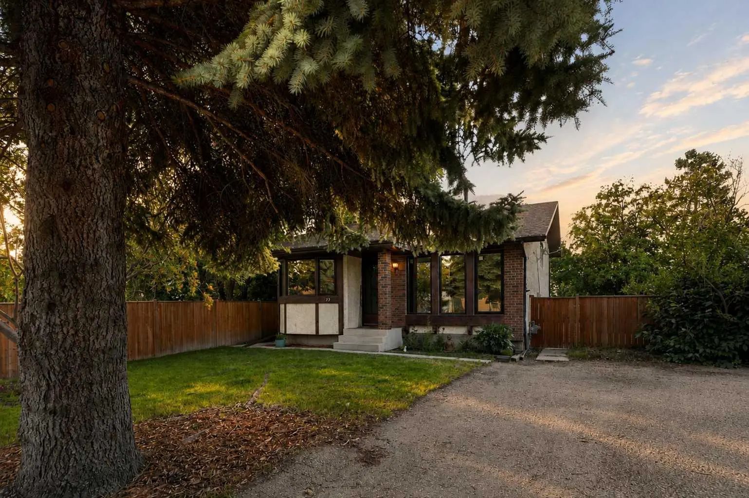 13 Spruce Drive  Lacombe Alberta T4L 1V2 Woodlands Details
