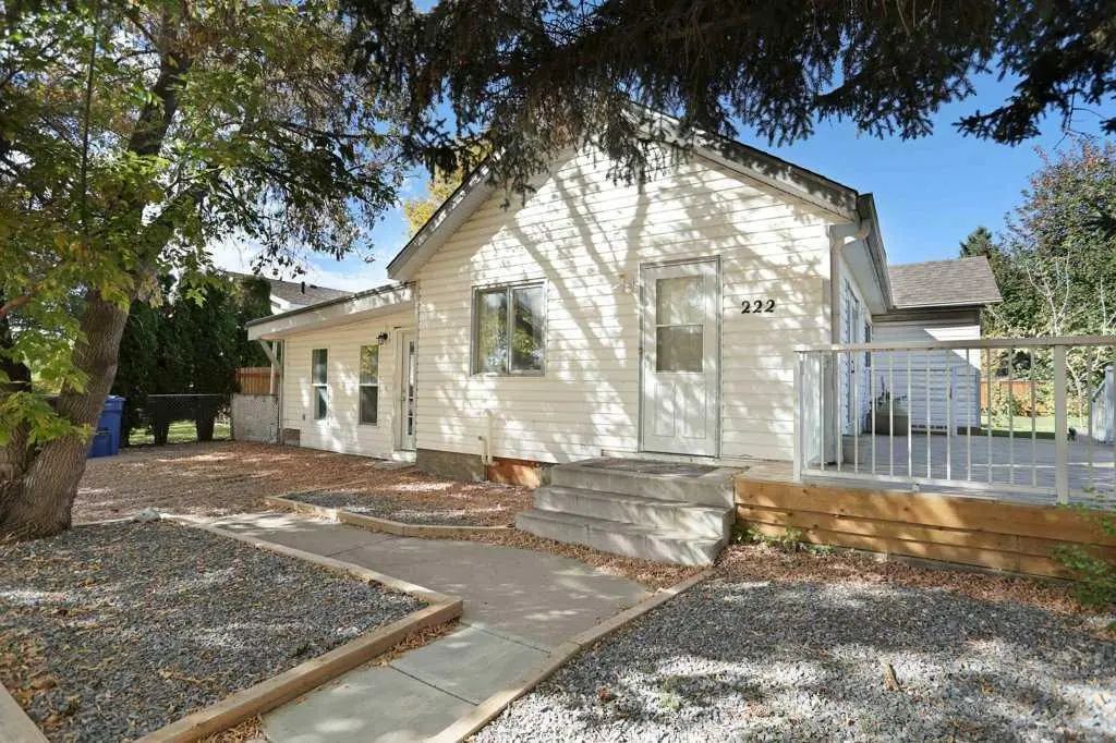 222 Centre Street , Duchess