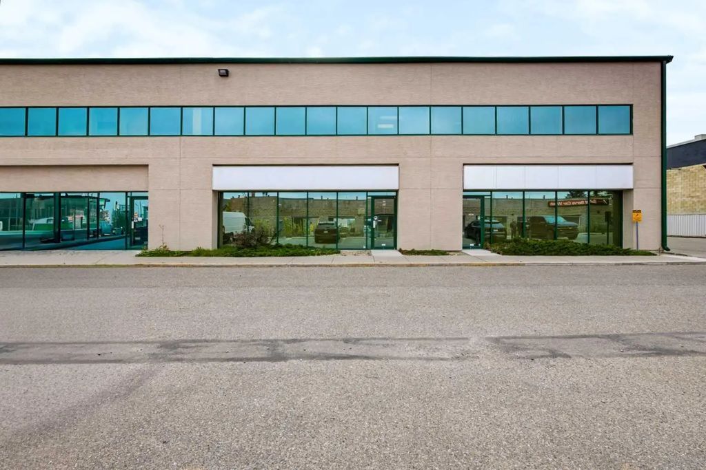 117 & 119 3825 34 Street Ne, Calgary