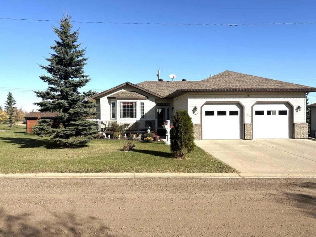 5220 48 Avenue , Lougheed