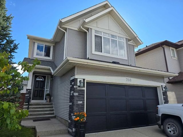 768 New Brighton Drive Se, Calgary