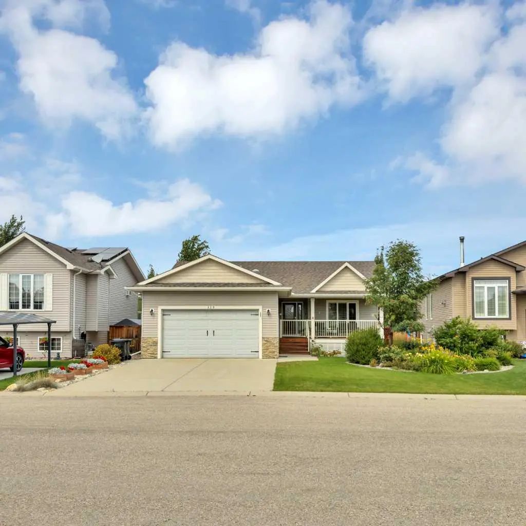 128 12 Ave Ne  , Sundre