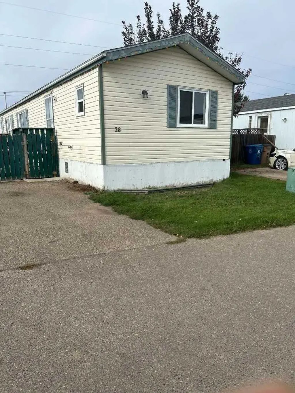 28 Maple Drive W, Brooks