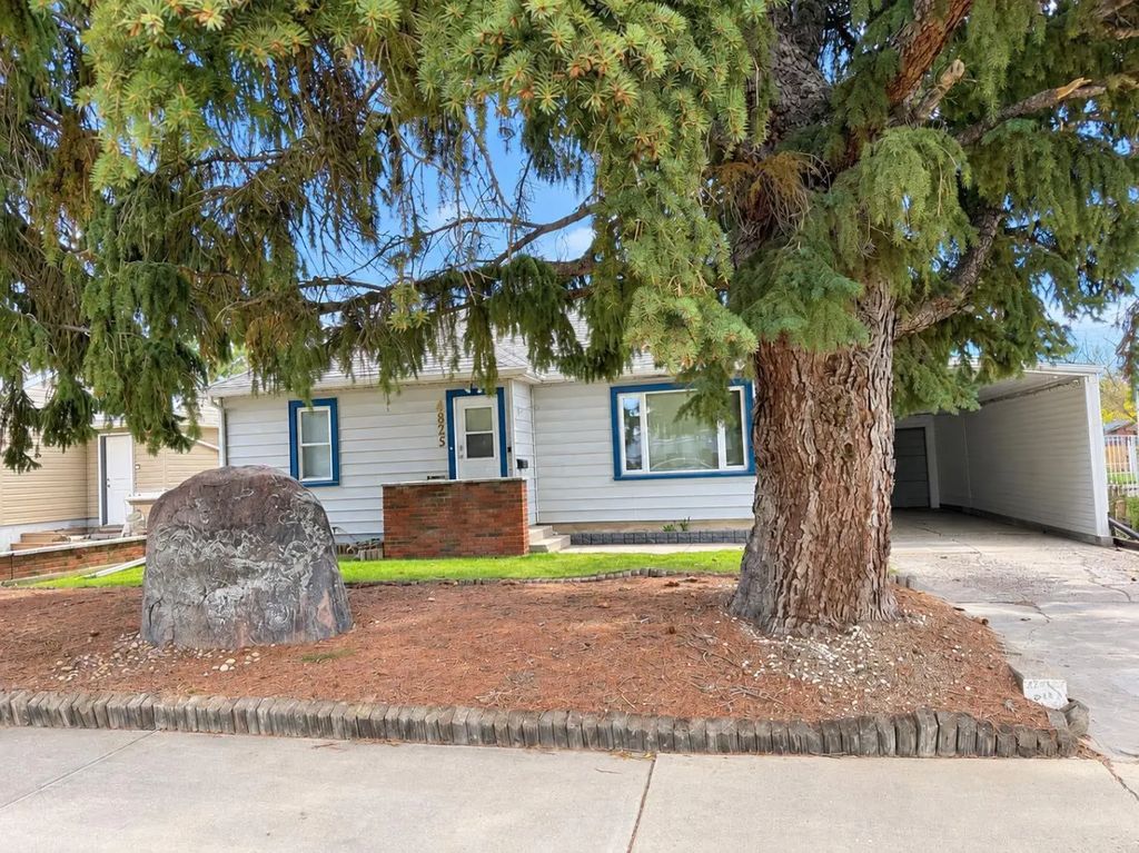 4825 51 Avenue , Taber